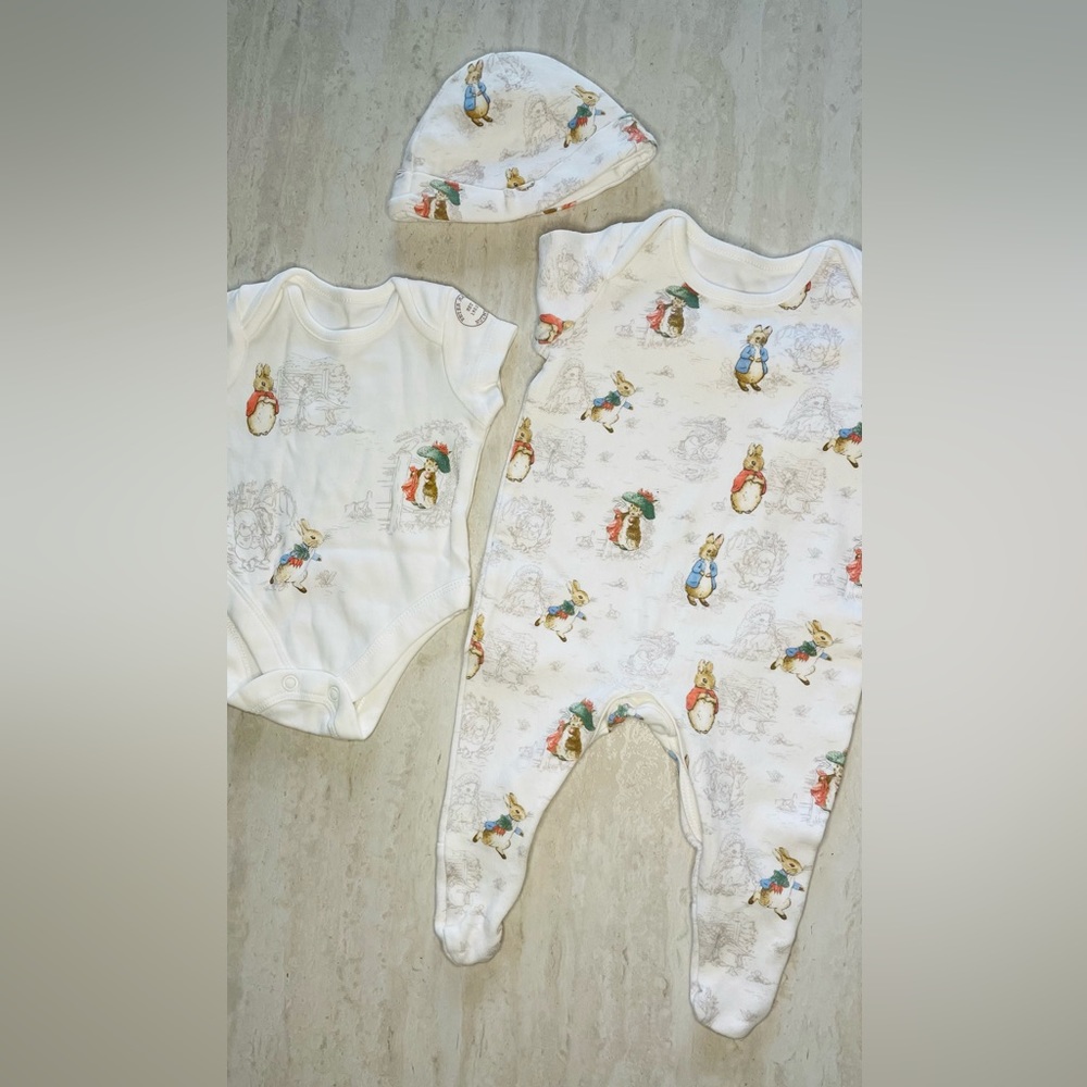 Pete the rabbit 3 piece set.